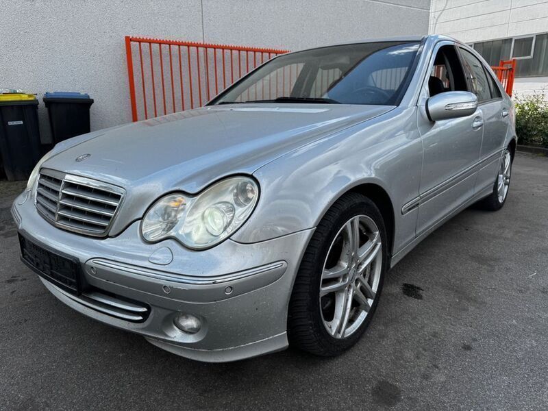 Silber Gebraucht 2005 Mercedes C220 Limousine | 2.700 € (Guter Preis) - Bild 1/4