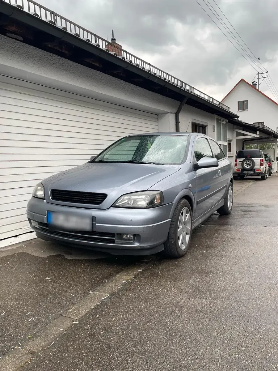 Gebraucht Opel Astra 105 PS (77 kW) 2002 Silber Coupé
