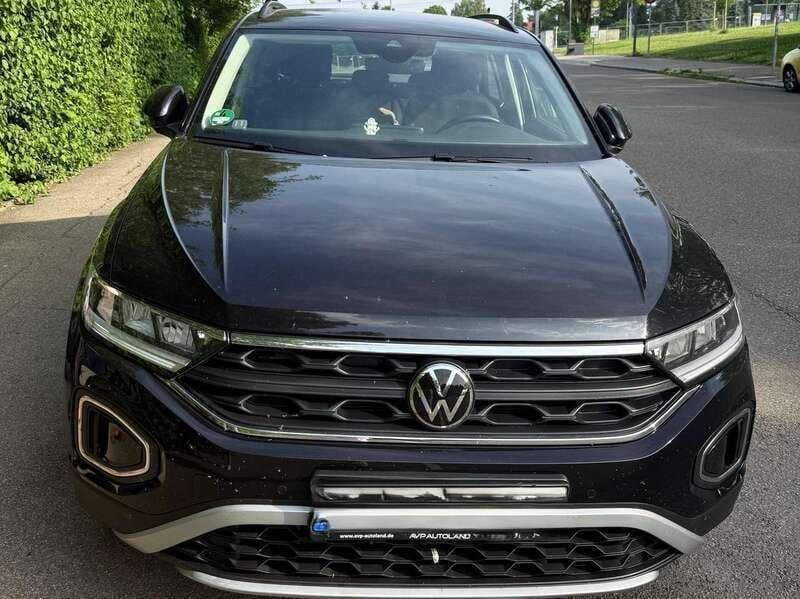 Schwarz Gebraucht 2022 VW T-Roc Life SUV | 26.000 € (Guter Preis) - Bild 1/4