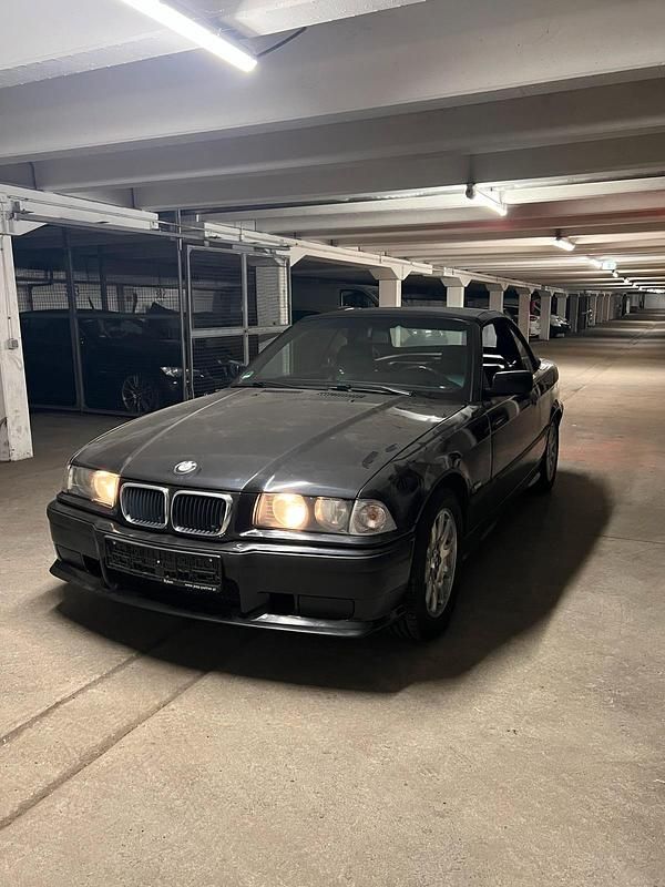 Gebraucht BMW 318 Cabriolet 115 PS (84 kW) 1998 Schwarz Cabrio