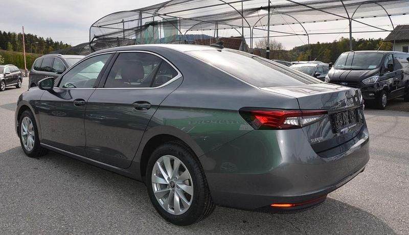 Używany Skoda Superb Selection 150 KM (110 kW) 2025 Szary Sedan/Limuzyna