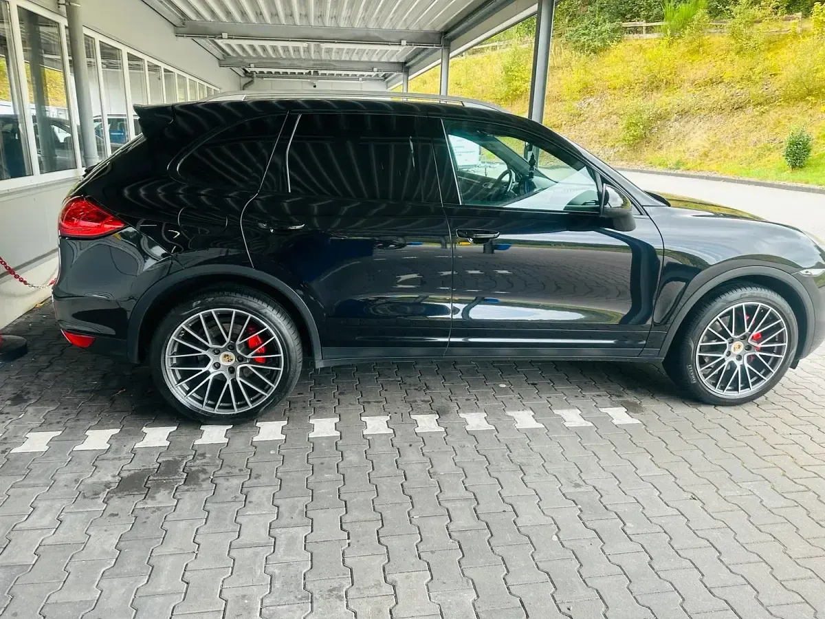 Gebraucht Porsche Cayenne 245 PS (180 kW) 2011 Schwarz SUV
