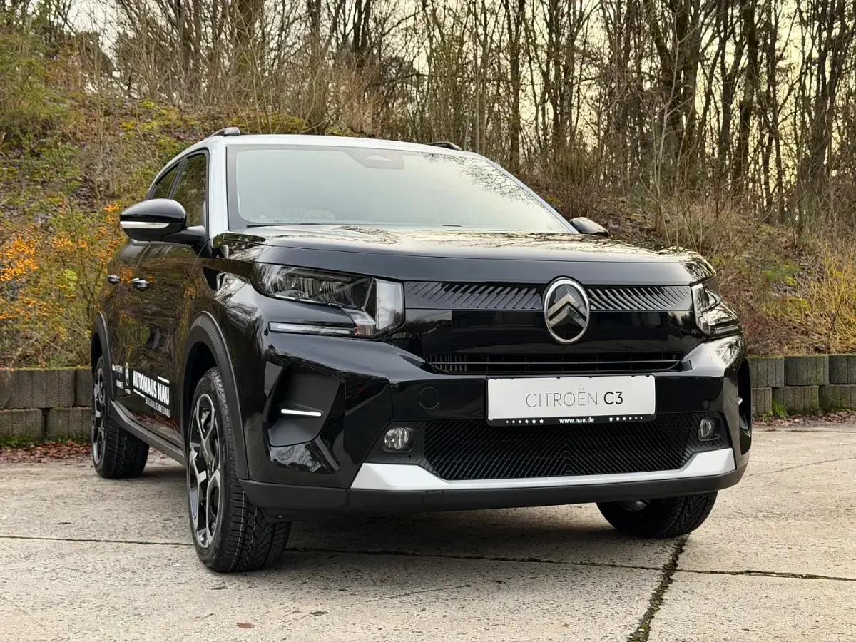 Gebraucht Citroën C3 101 PS (74 kW) 2025 Perla neraschwarz Kleinwagen