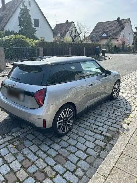 Usado Mini Cooper 135 kW (184 HP) 2024 Prateado Citadino