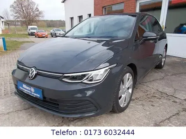 Gebraucht VW Golf VIII Life 150 PS (110 kW) 2022 Reflexsilber (metallic) Kombi