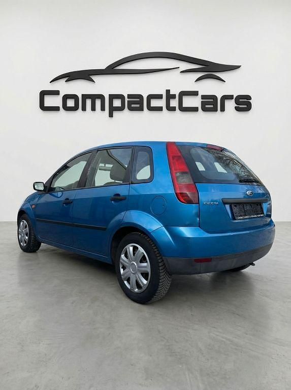 Gebraucht Ford Fiesta 69 PS (50 kW) 2004 Blau Kleinwagen