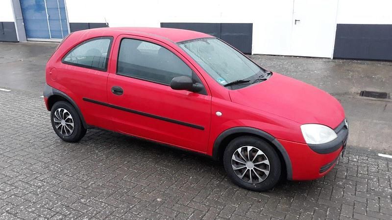Rot Gebraucht 2001 Opel Corsa Limousine | 850 € (Guter Preis) - Bild 1/4