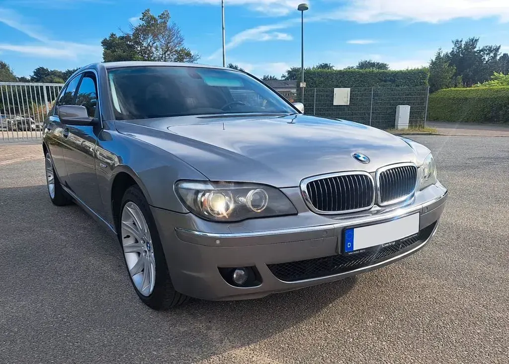 Second-hand BMW 740 Sport Line 306 CP (225 kW) 2006 Gri Berlinǎ