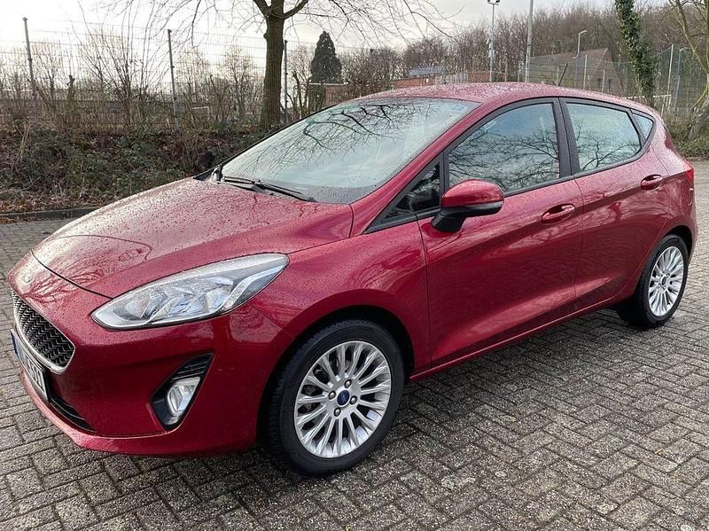 Rot Gebraucht 2019 Ford Fiesta Limousine | 9.999 € (Fairer Preis) - Bild 1/4