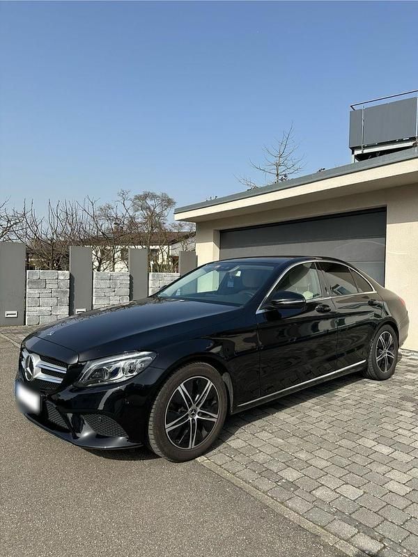 Gebraucht Mercedes C220 Avantgarde 194 PS (142 kW) 2020 Schwarz Limousine