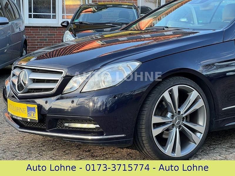 Gebraucht Mercedes E220 170 PS (125 kW) 2011 Blau Cabrio