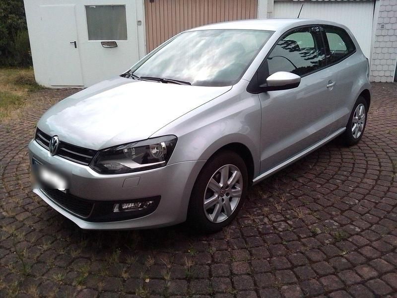 Silber Gebraucht 2012 VW Polo Highline Limousine | 12.500 € (Teuer) - Bild 1/4