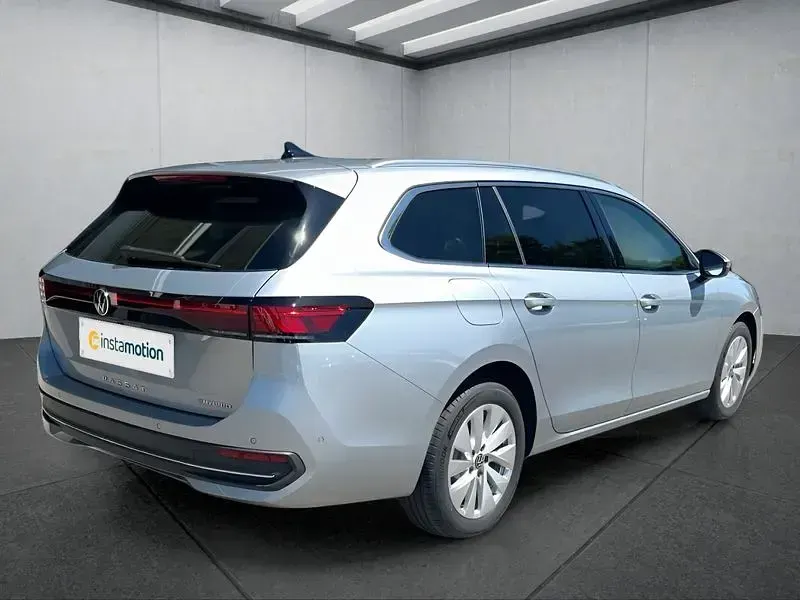 Gebraucht VW Passat 204 PS (150 kW) 2025 Silber Kombi