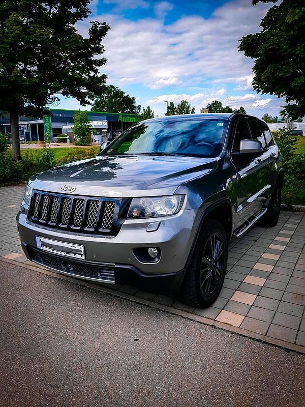 Grau Gebraucht 2012 Jeep Grand Cherokee Limited SUV | 11.000 € (Fairer Preis) - Bild 1/4