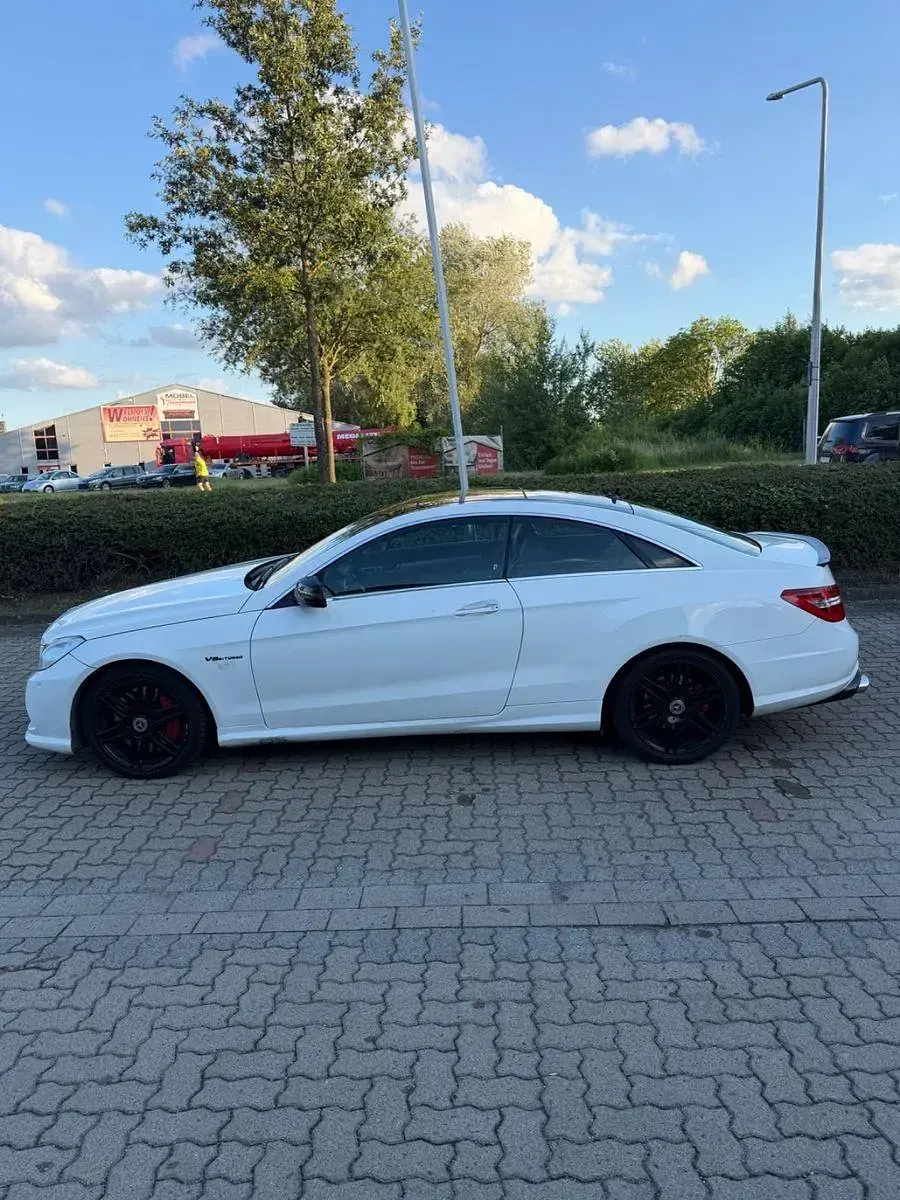 Gebraucht Mercedes E500 Avantgarde 408 PS (300 kW) 2012 Weiß Coupé