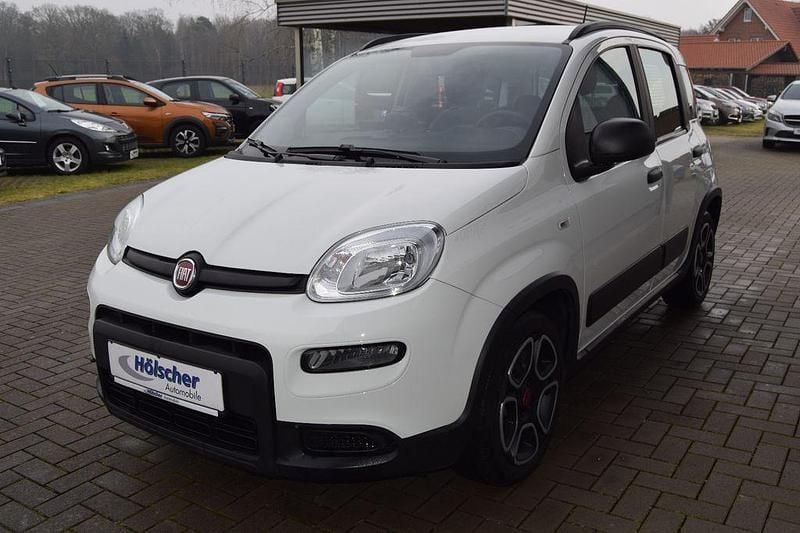 Gebraucht Fiat Panda City Life 69 PS (50 kW) 2022 Bianco divino/zenit/ghiaccio/g Limousine