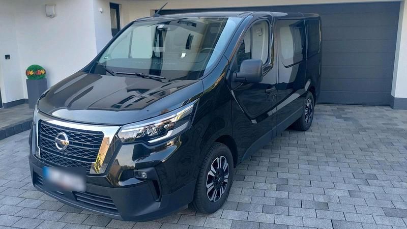 Schwarz Gebraucht 2021 Nissan Primastar Van / Kleinbus | 32.100 € - Bild 1/4