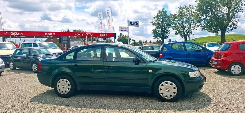 Gebraucht VW Passat 125 PS (91 kW) 1999 Grün Limousine