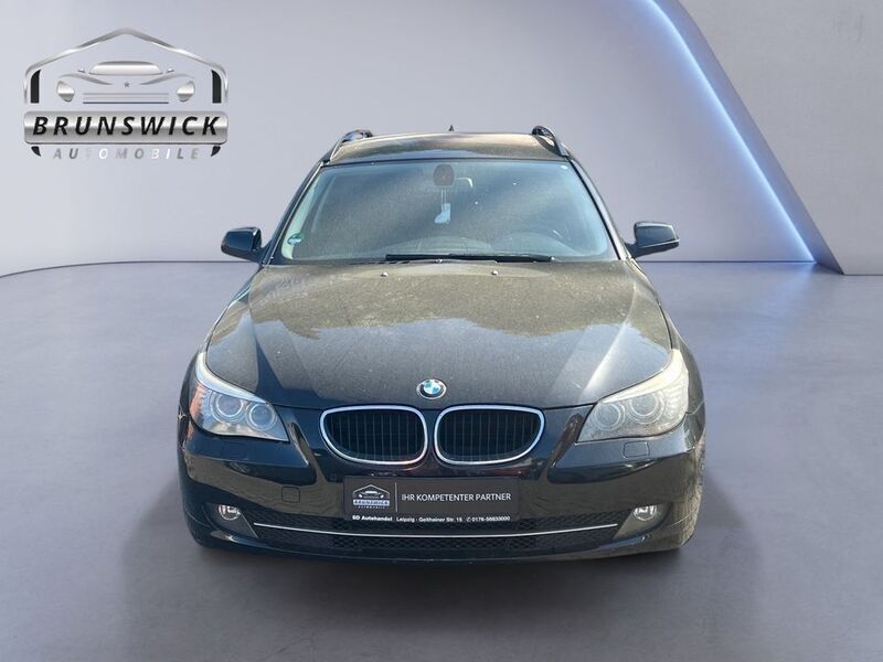 Schwarz Gebraucht 2010 BMW 520 Advantage Kombi | 6.850 € (Fairer Preis) - Bild 1/4