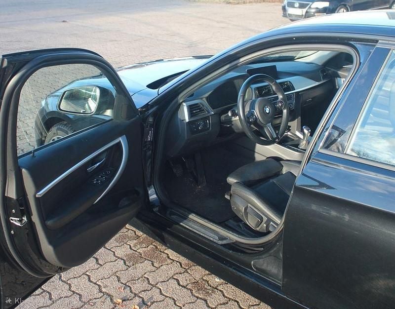 Gebraucht BMW 325 Sport Line 224 PS (164 kW) 2017 Schwarz Limousine