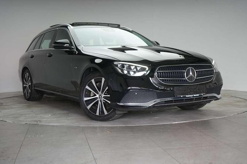 Schwarz Gebraucht 2020 Mercedes E300 Kombi | 28.490 € (Guter Preis) - Bild 1/4