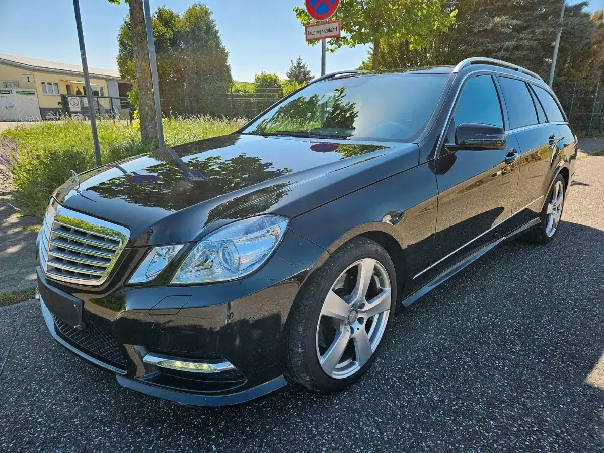 Second-hand Mercedes E250 Elegance 204 CP (150 kW) 2012 Negru Break