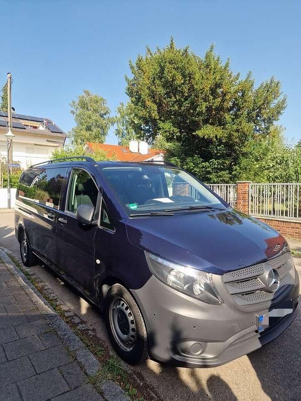 Blau Gebraucht 2019 Mercedes Vito Van / Kleinbus | 21.500 € - Bild 1/4