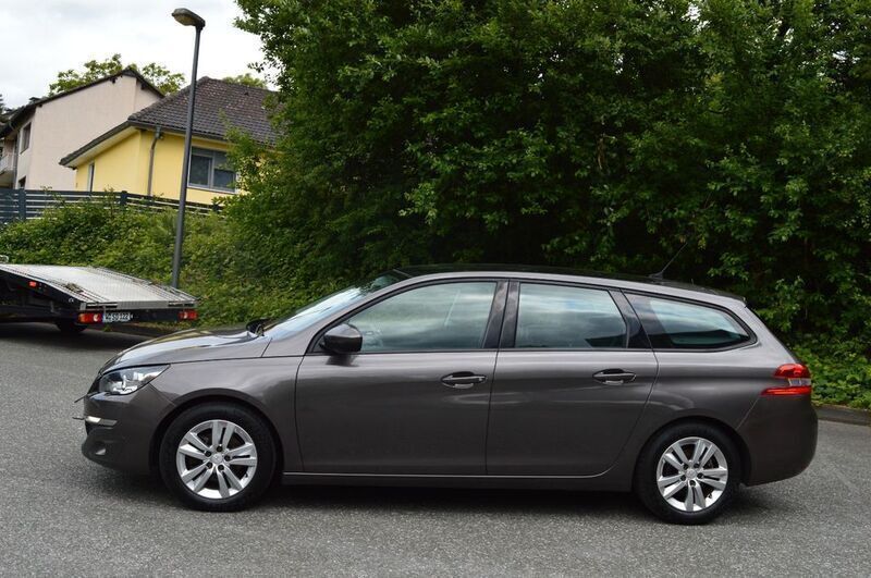 Braun Gebraucht 2014 Peugeot 308 Active Kombi | 7.999 € (Etwas zu teuer) - Bild 1/4