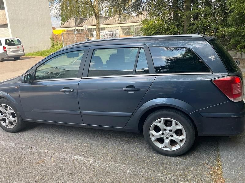 Gebraucht Opel Astra 2008 Grün Kombi