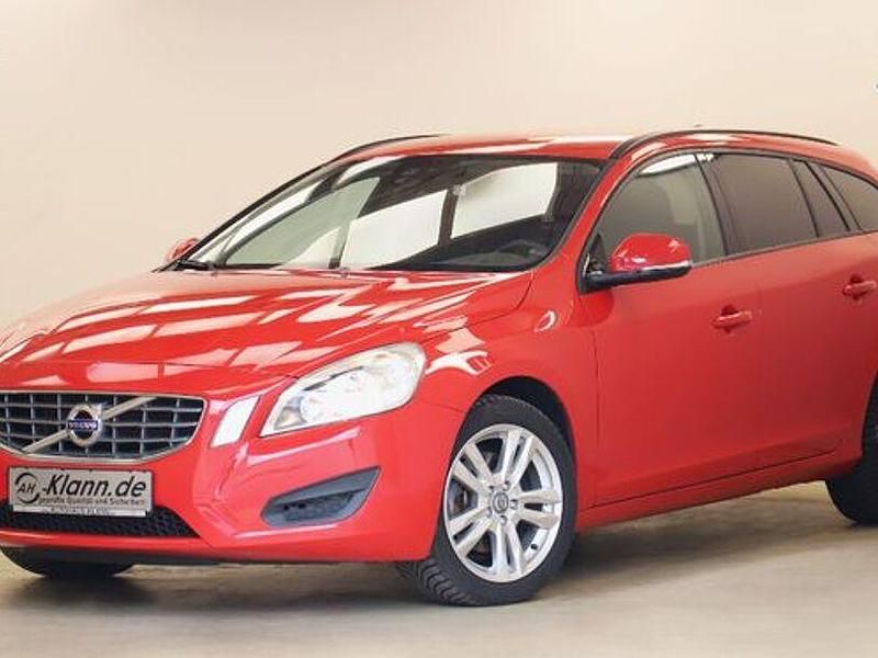 Gebraucht Volvo V60 Kinetic 150 PS (110 kW) 2012 Rot Kombi