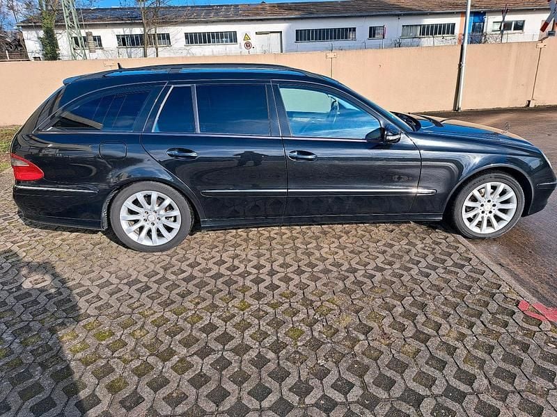 Gebraucht Mercedes E320 224 PS (164 kW) 2008 Schwarz Kombi