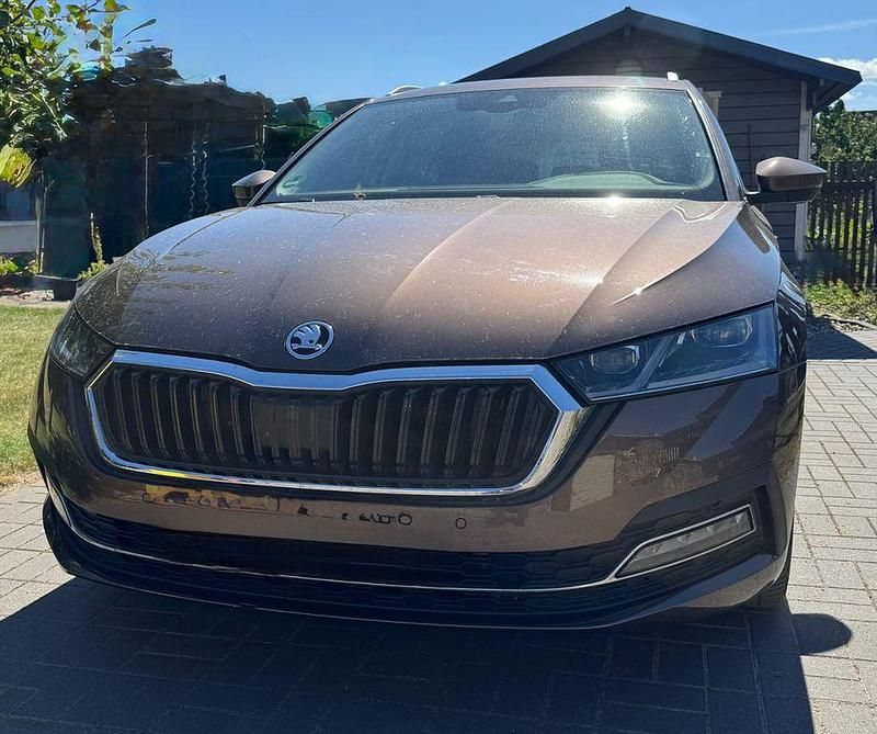 Braun Gebraucht 2021 Skoda Octavia Style Kombi | 22.500 € (Guter Preis) - Bild 1/4