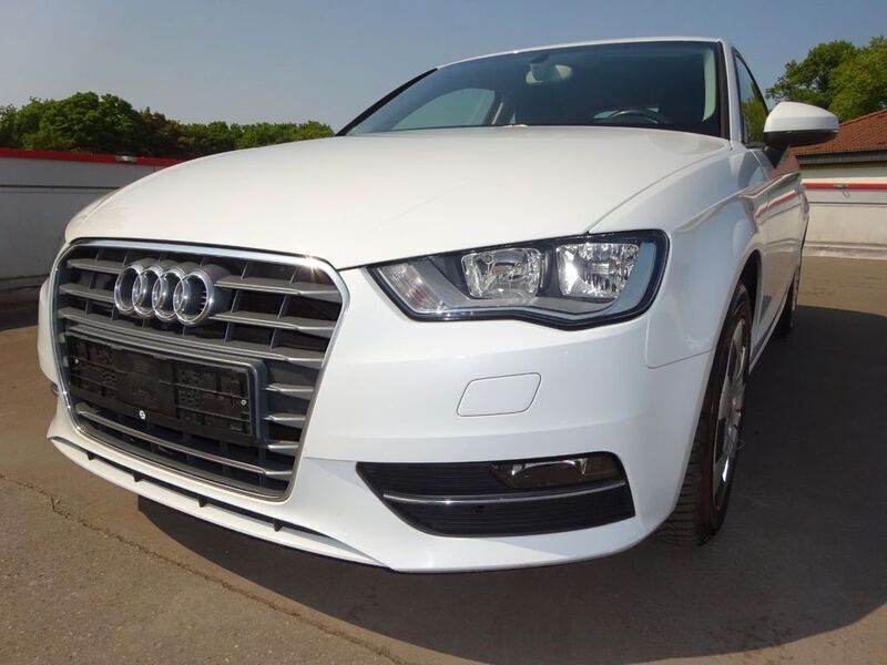 Weiß Gebraucht 2014 Audi A3 Attraction | 9.490 € (Superpreis) - Bild 1/4