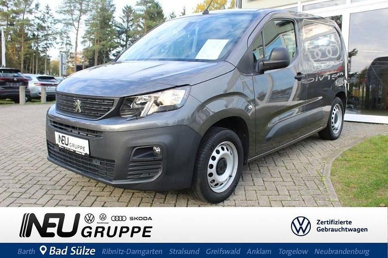 Grau (metallic) Gebraucht 2021 Peugeot Partner Van | 18.489 € (Etwas zu teuer) - Bild 1/4