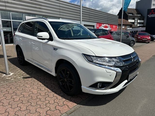 Gebraucht Mitsubishi Outlander P-HEV Top 121 PS (88 kW) 2018 Andenweiss (s) Limousine