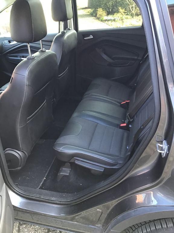 Gebraucht Ford Kuga Titanium 179 PS (131 kW) 2015 Grau SUV