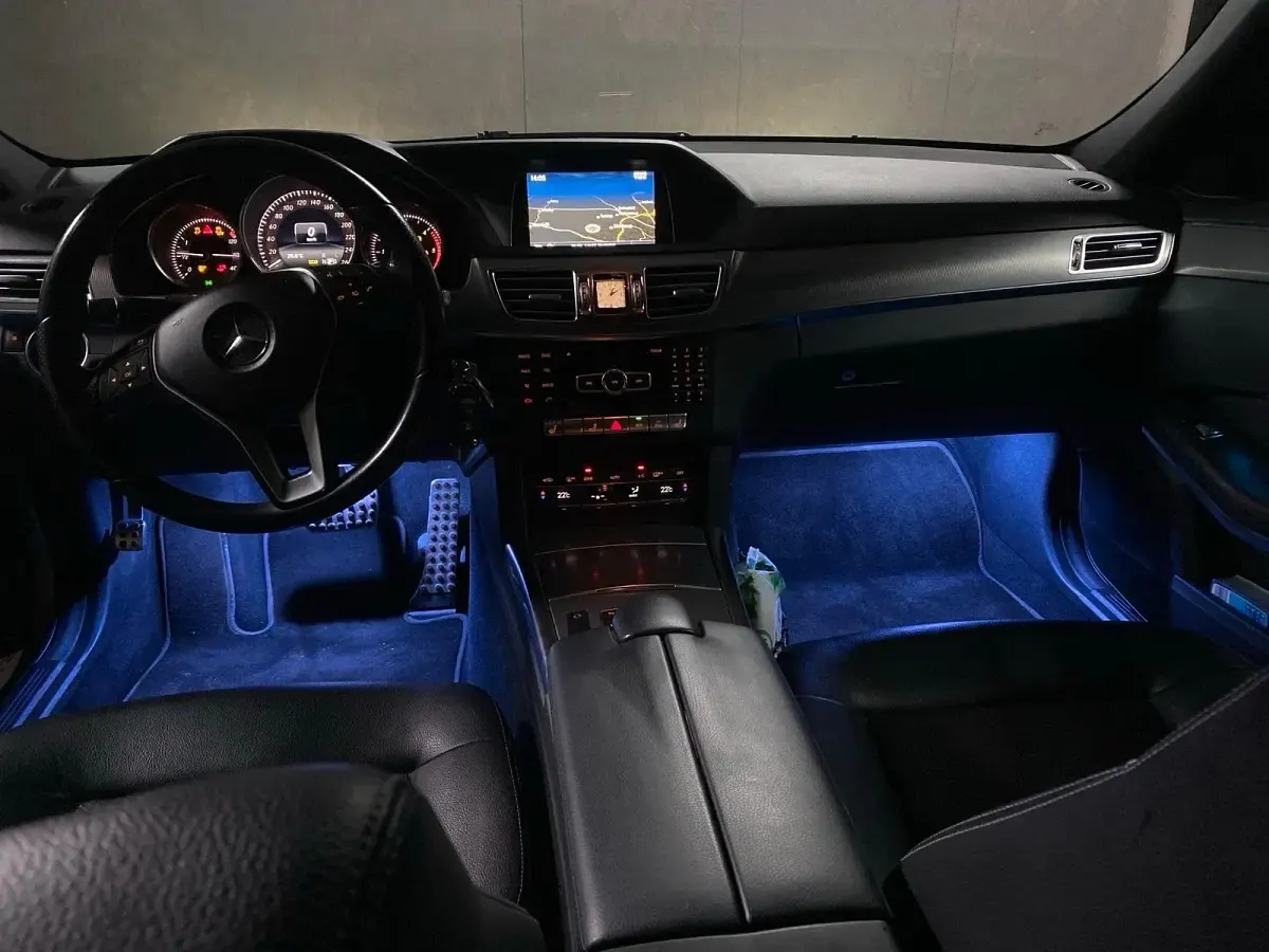 Second-hand Mercedes E300 Avantgarde 231 CP (169 kW) 2014 Gri Break