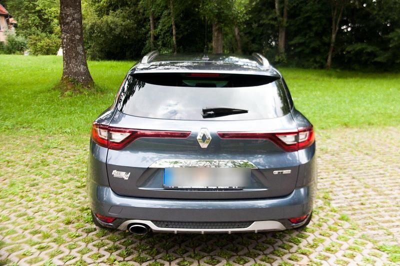 Grau Gebraucht 2017 Renault Mégane GrandTour GT-Line Kombi | 8.500 € (Guter Preis) - Bild 1/4