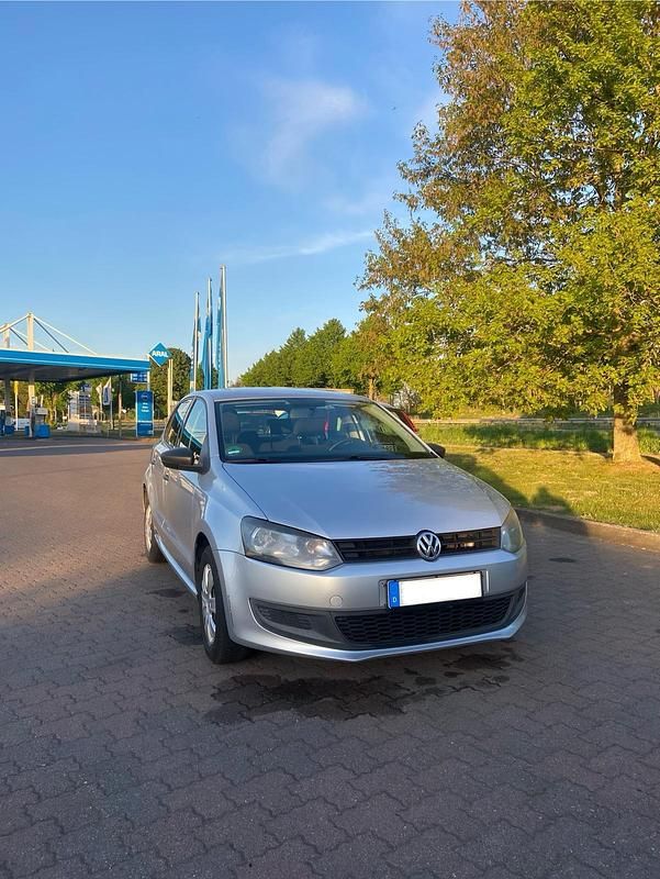 Gebraucht VW Polo Trendline 74 PS (54 kW) 2012 Silber Kleinwagen
