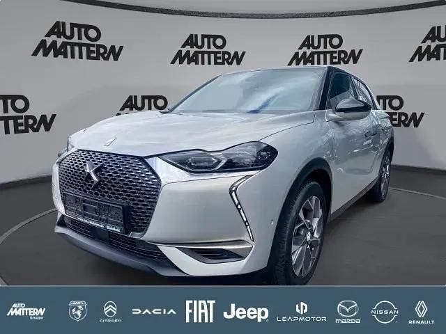 Grau Gebraucht 2022 DS Automobiles DS3 Crossback E-Tense Rivoli SUV | 26.989 € - Bild 1/4