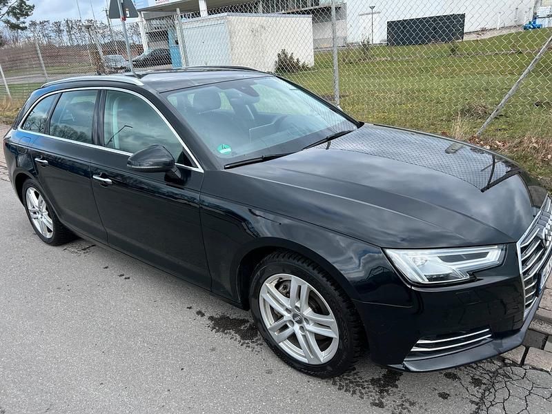 Gebraucht Audi A4 190 PS (139 kW) 2025 Schwarz Kombi