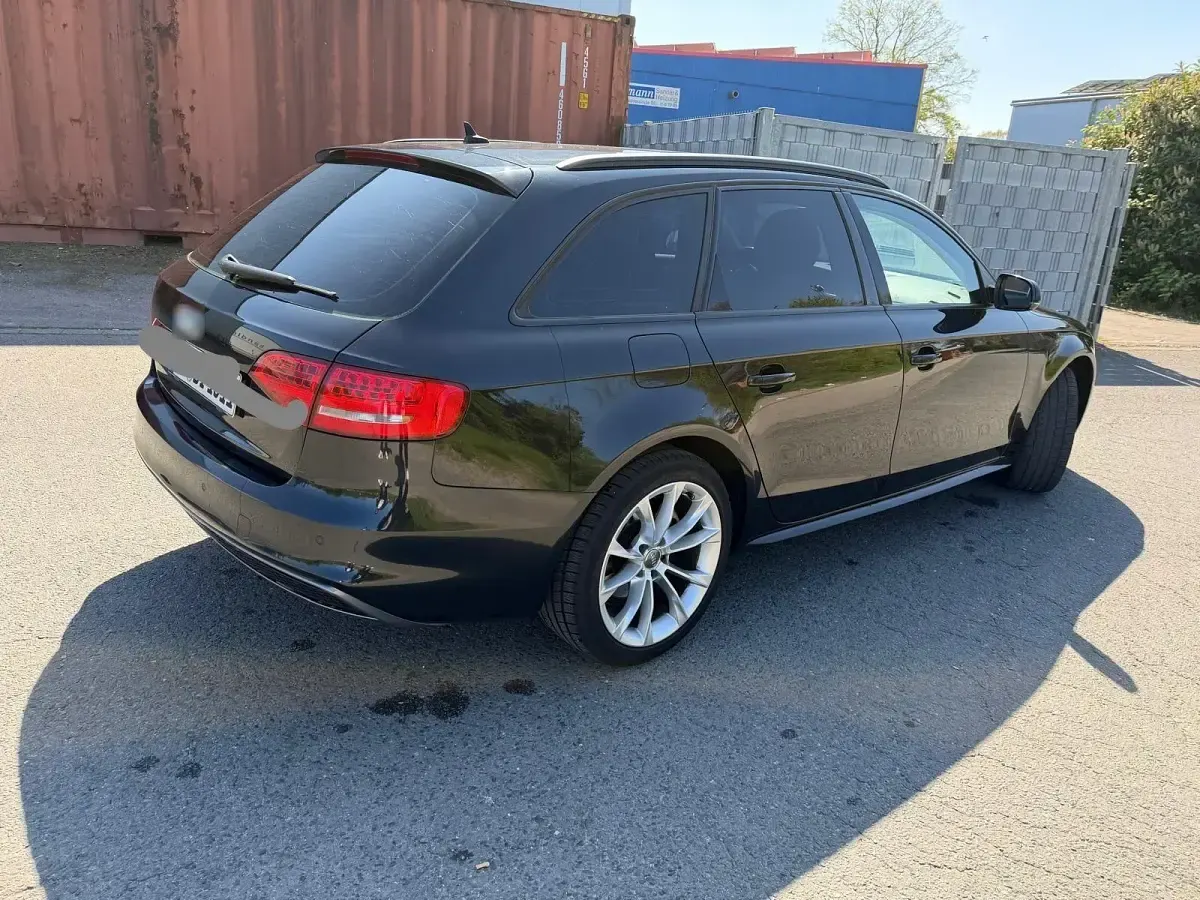 Gebraucht Audi A4 143 PS (105 kW) 2011 Schwarz Kombi