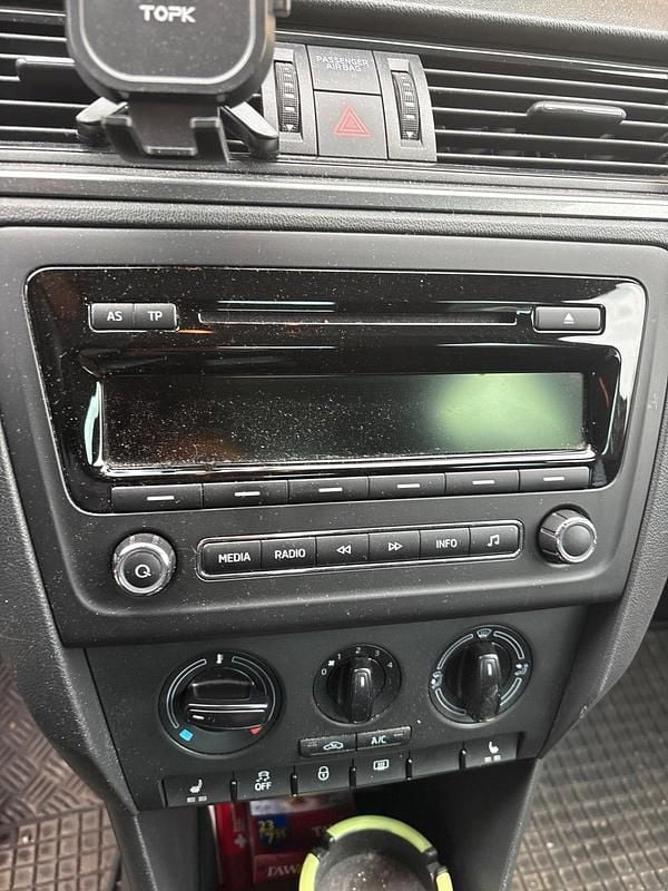 Second-hand Skoda Rapid 105 CP (77 kW) 2014 Alb Hatchback