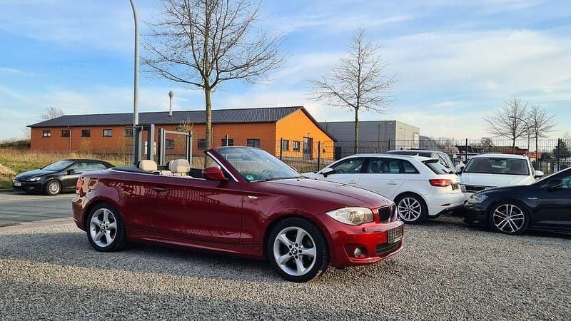 Gebraucht BMW 118 Cabriolet Sport Line 143 PS (105 kW) 2011 Rot Cabrio
