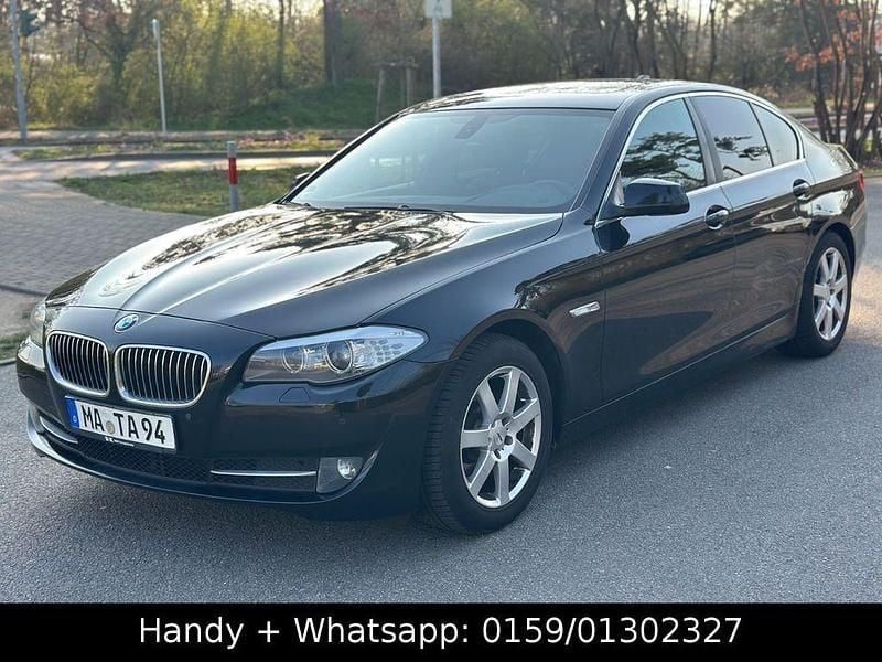 Gebraucht BMW 520 184 PS (135 kW) 2011 Schwarz Limousine