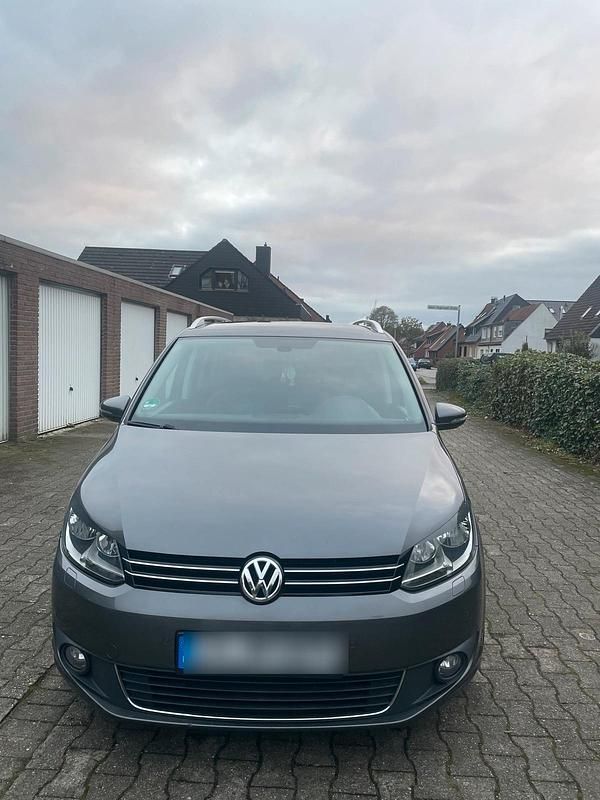 Grau Gebraucht 2013 VW Touran Van / Kleinbus | 8.500 € (Fairer Preis) - Bild 1/4