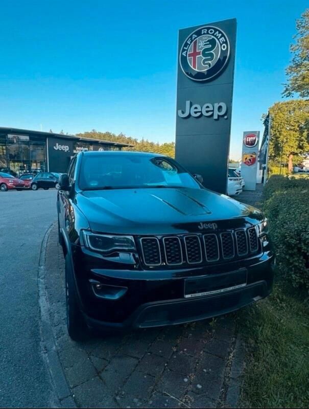 Schwarz Gebraucht 2018 Jeep Grand Cherokee Trailhawk SUV | 34.500 € (Etwas zu teuer) - Bild 1/4
