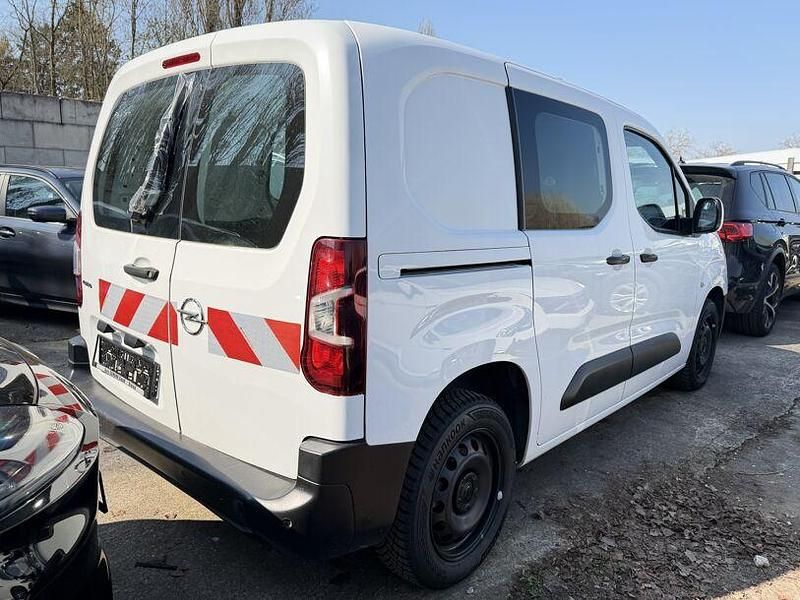 Gebraucht Opel Combo Edition 102 PS (75 kW) 2021 Weiß Van / Kleinbus