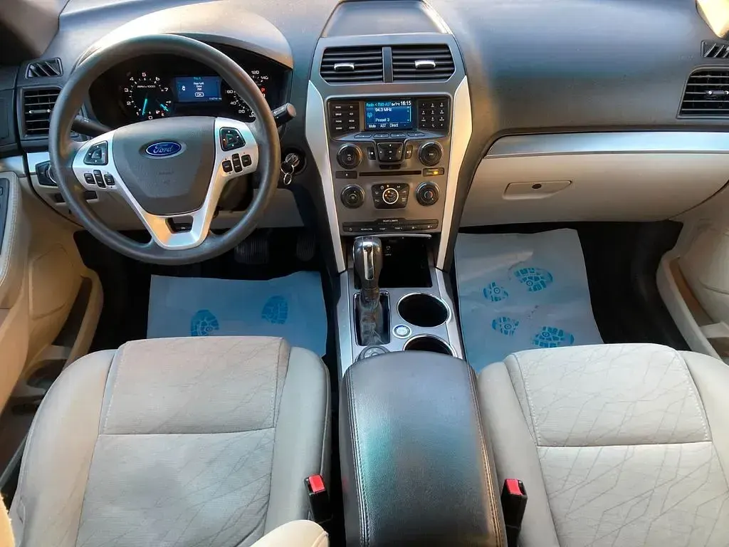 Używany Ford Explorer 287 KM (211 kW) 2011 Srebrny SUV