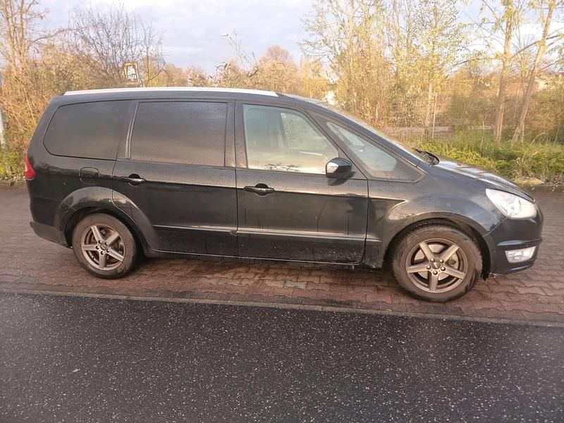 Gebraucht Ford Galaxy 140 PS (102 kW) 2012 Schwarz Van / Kleinbus